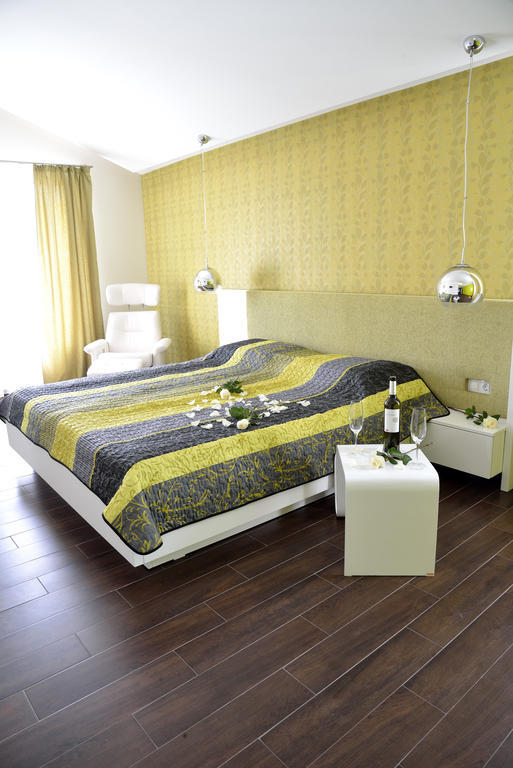 Glicinia Hotel Golden Sands Habitación foto